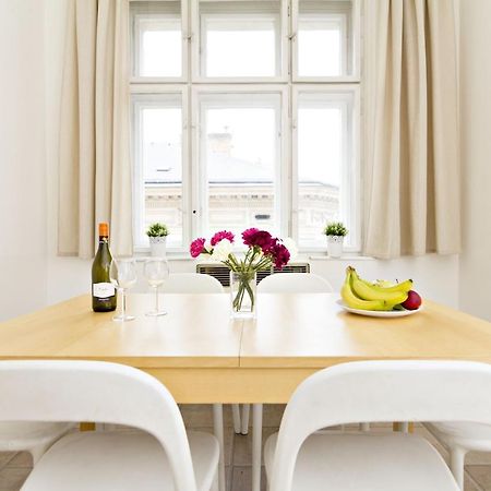 Apartments With 2 Bathrooms- 5 Minutes From Old Town - 102 M2 براغ المظهر الخارجي الصورة