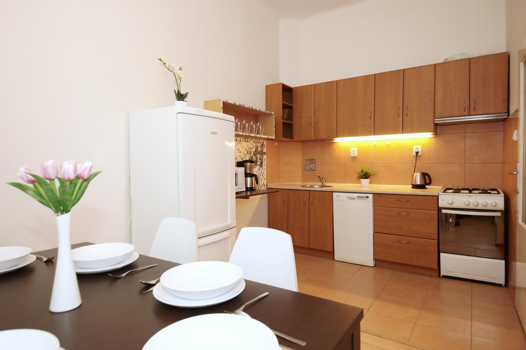 Apartments With 2 Bathrooms- 5 Minutes From Old Town - 102 M2 براغ المظهر الخارجي الصورة