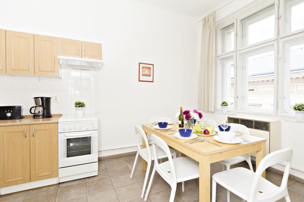 Apartments With 2 Bathrooms- 5 Minutes From Old Town - 102 M2 براغ المظهر الخارجي الصورة