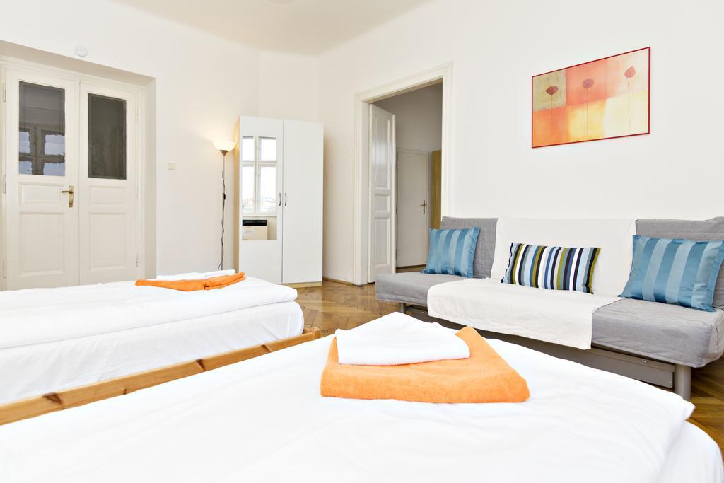 Apartments With 2 Bathrooms- 5 Minutes From Old Town - 102 M2 براغ المظهر الخارجي الصورة