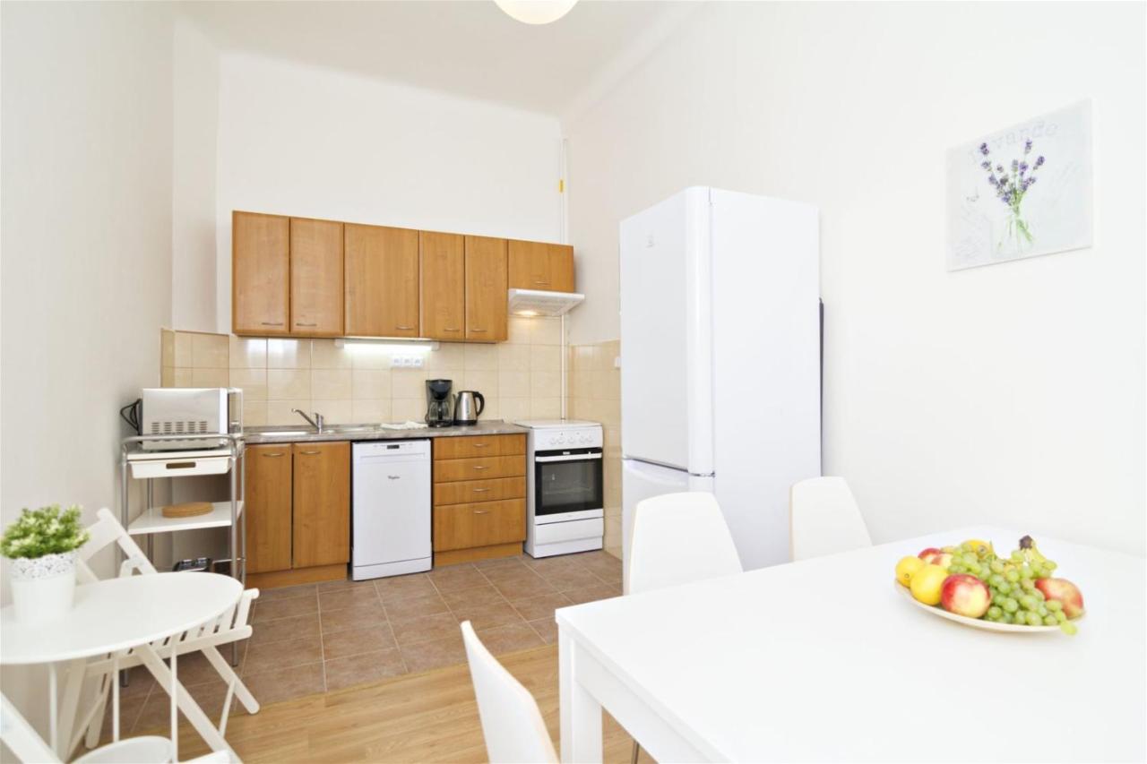 Apartments With 2 Bathrooms- 5 Minutes From Old Town - 102 M2 براغ المظهر الخارجي الصورة