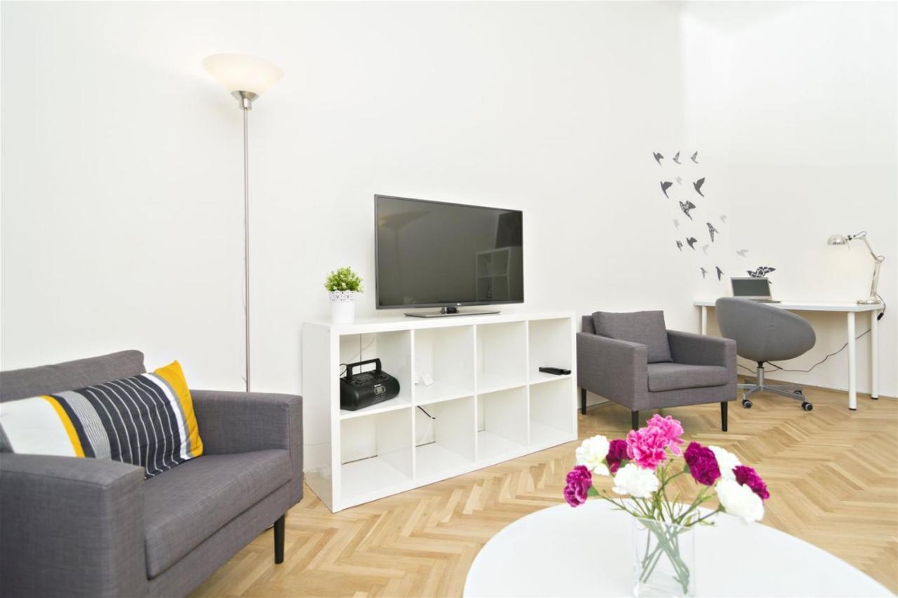 Apartments With 2 Bathrooms- 5 Minutes From Old Town - 102 M2 براغ المظهر الخارجي الصورة