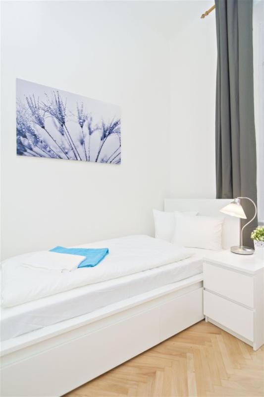 Apartments With 2 Bathrooms- 5 Minutes From Old Town - 102 M2 براغ المظهر الخارجي الصورة