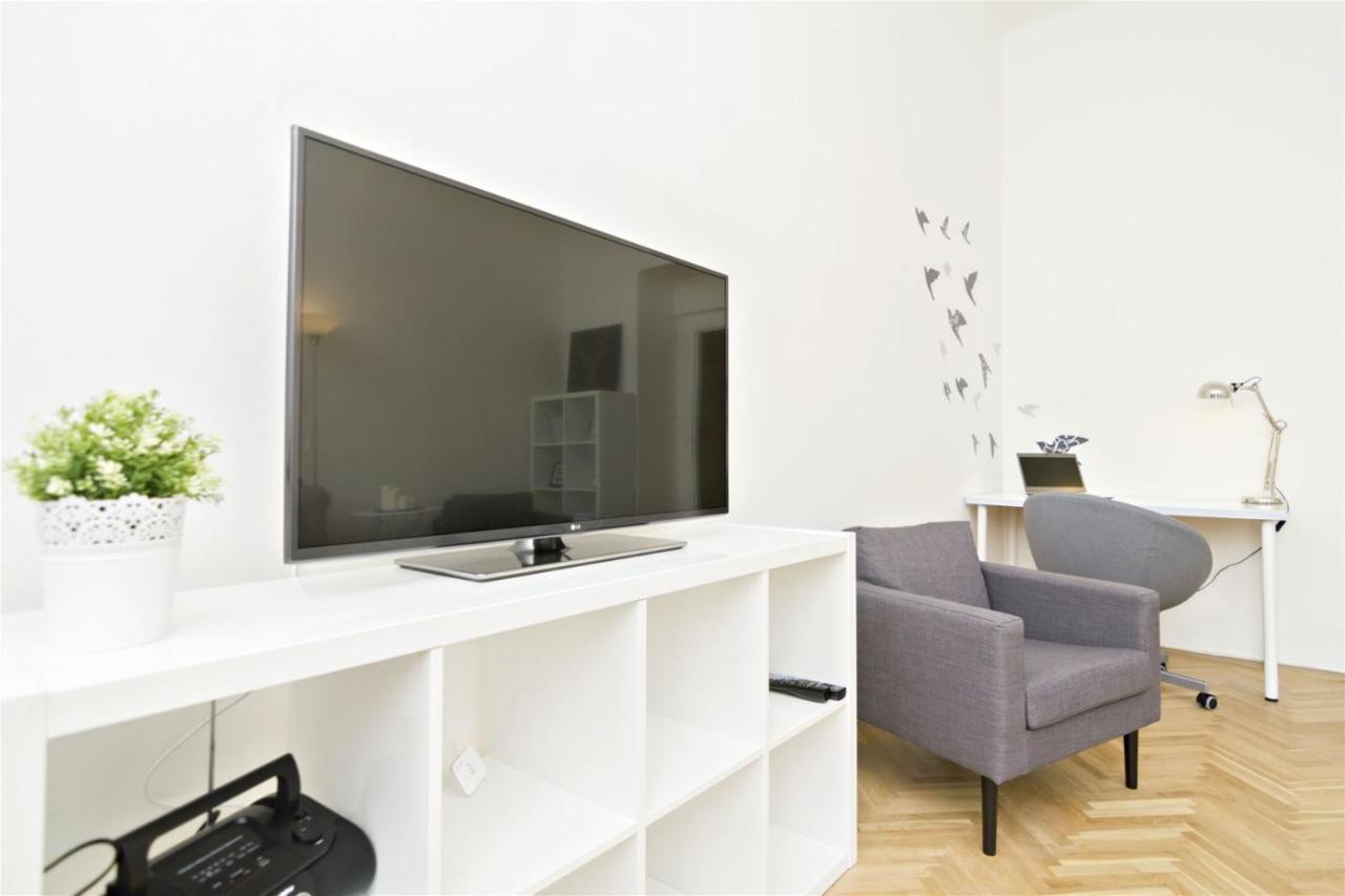 Apartments With 2 Bathrooms- 5 Minutes From Old Town - 102 M2 براغ المظهر الخارجي الصورة