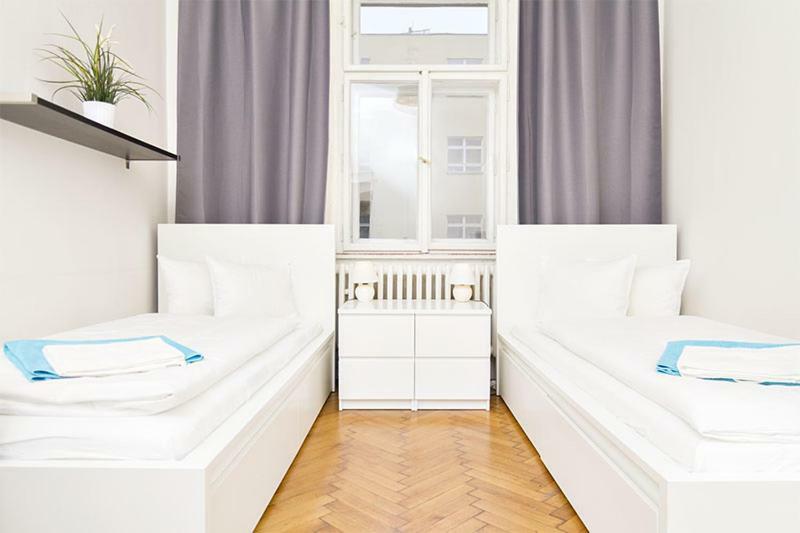 Apartments With 2 Bathrooms- 5 Minutes From Old Town - 102 M2 براغ المظهر الخارجي الصورة