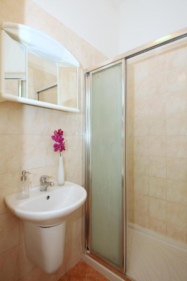 Apartments With 2 Bathrooms- 5 Minutes From Old Town - 102 M2 براغ المظهر الخارجي الصورة